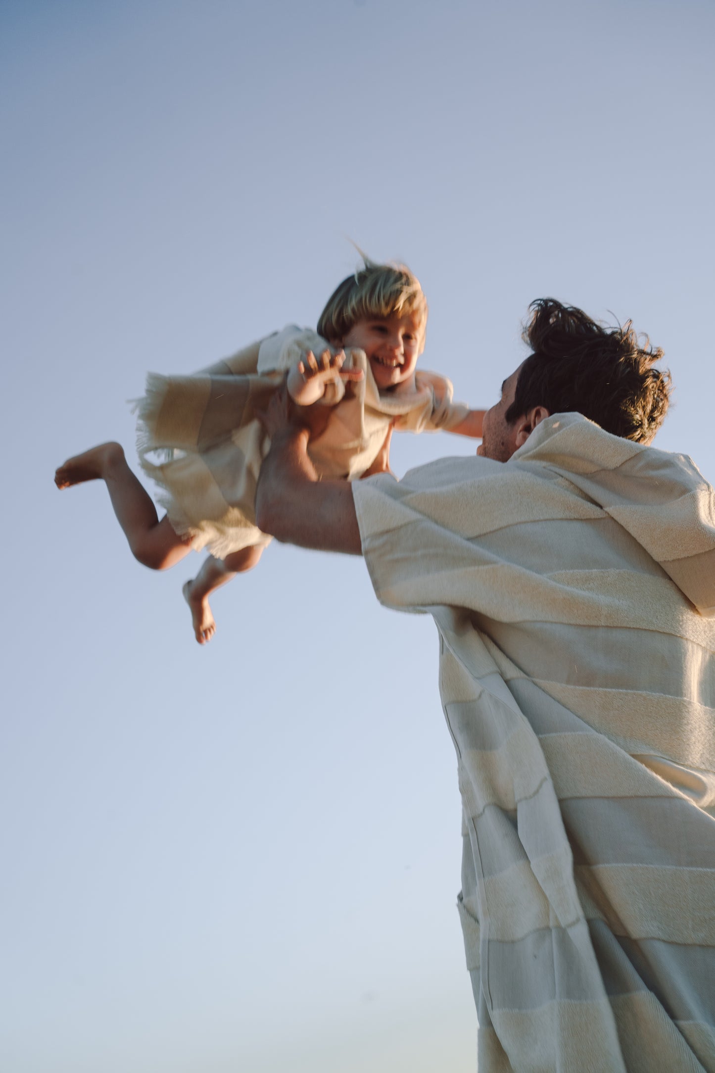 It allows free body movements and makes the perfect match with your kid's Beach Poncho